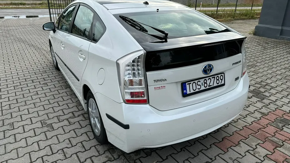 TOYOTA Prius -