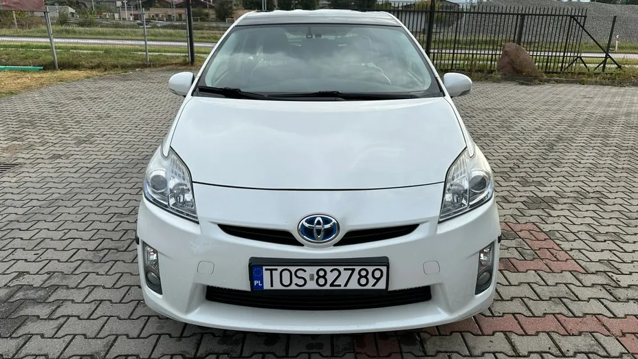 TOYOTA Prius -