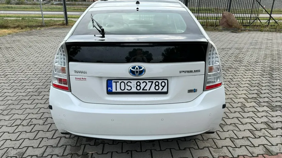 TOYOTA Prius -