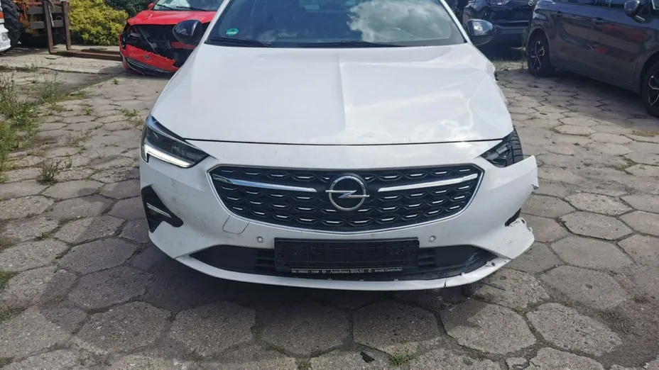 OPEL Insignia -