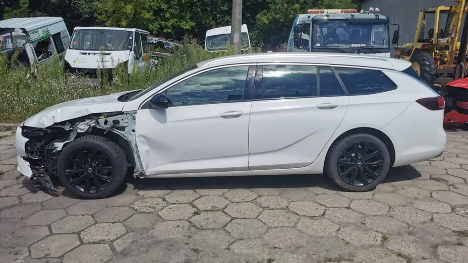 OPEL Insignia -