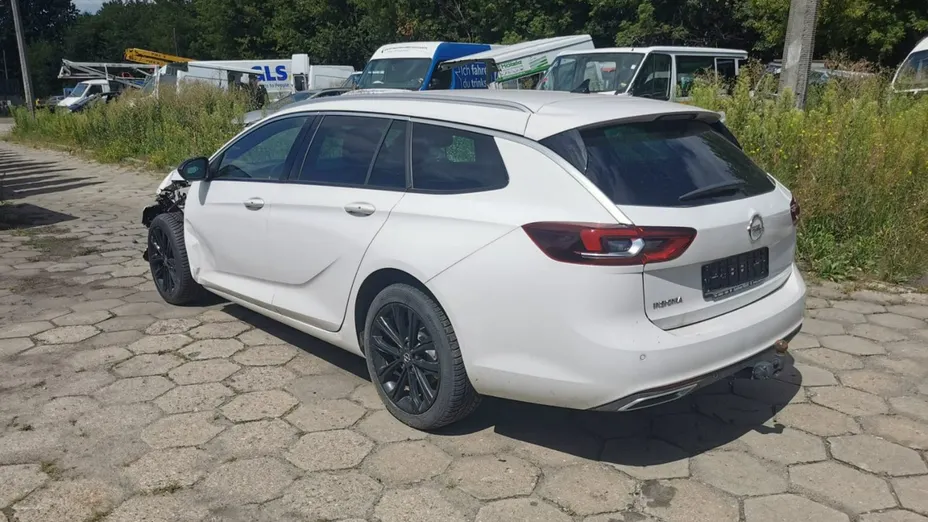 OPEL Insignia -