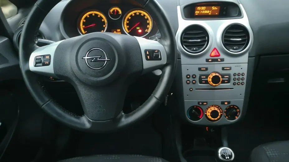 OPEL Corsa -