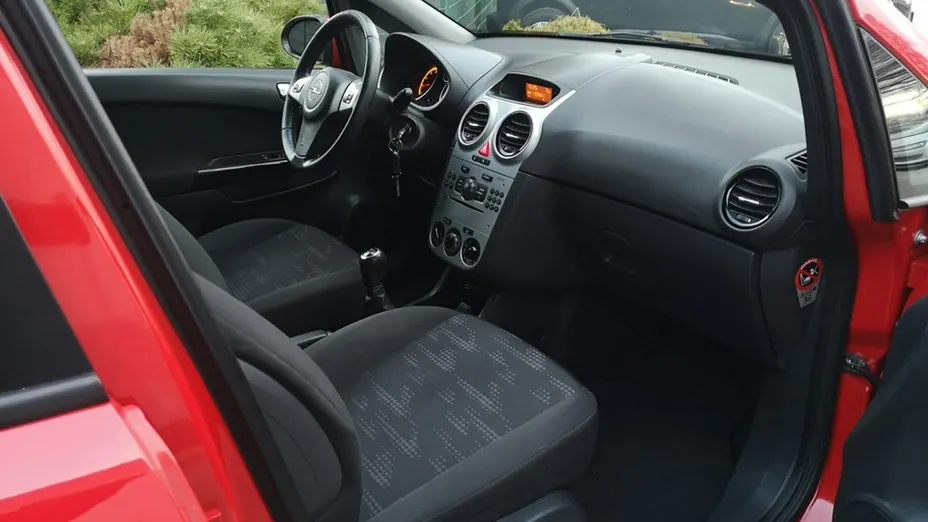 OPEL Corsa -