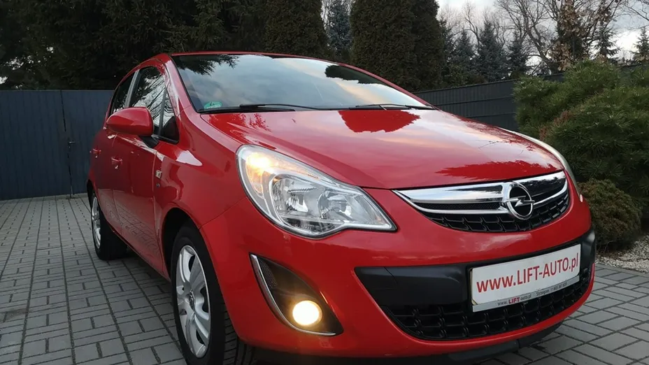 OPEL Corsa -
