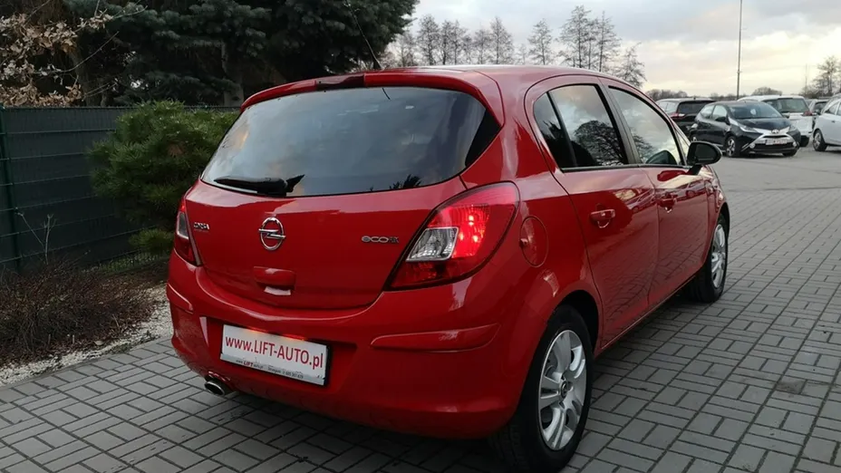 OPEL Corsa -