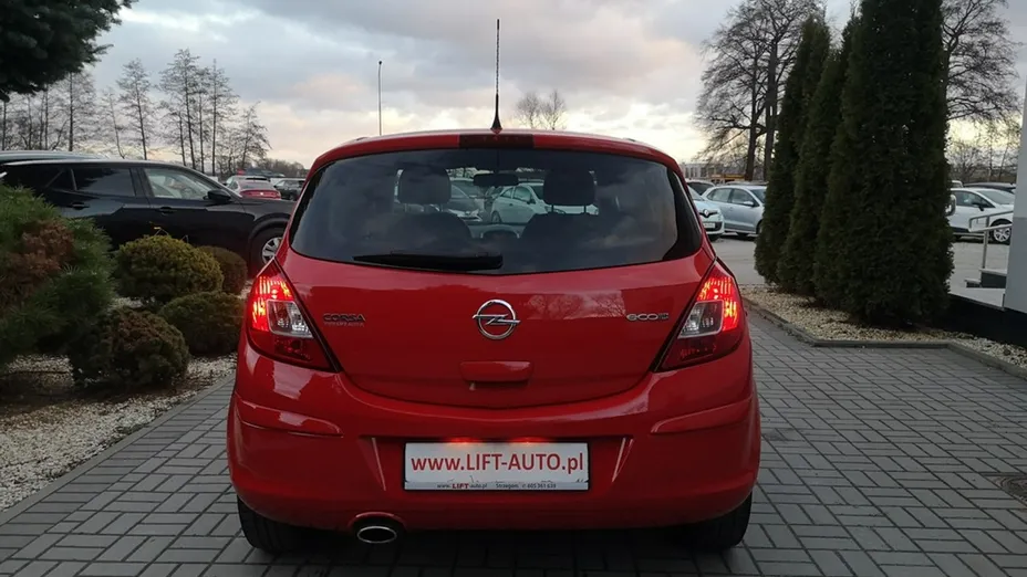OPEL Corsa -
