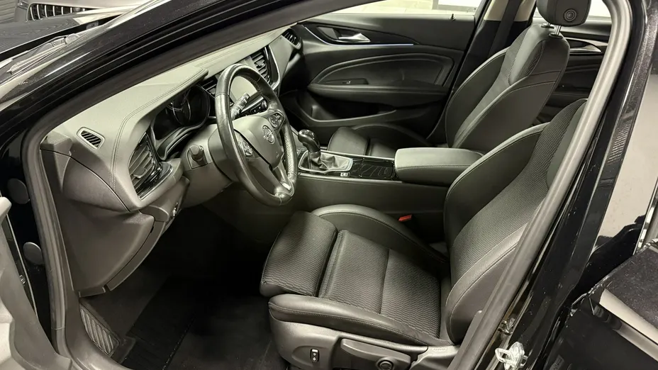 OPEL Insignia -