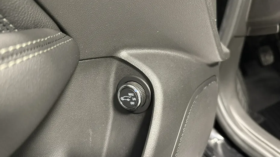 OPEL Insignia -