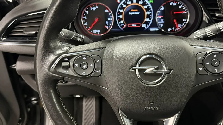 OPEL Insignia -