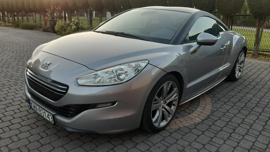 PEUGEOT RCZ -
