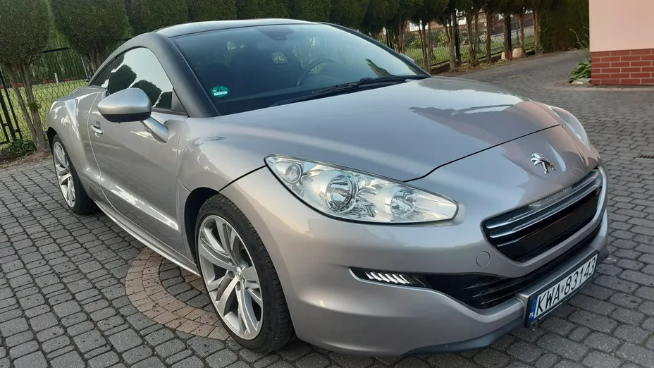 PEUGEOT RCZ -