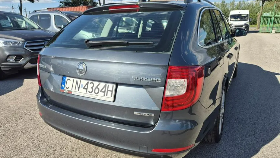 SKODA Superb -