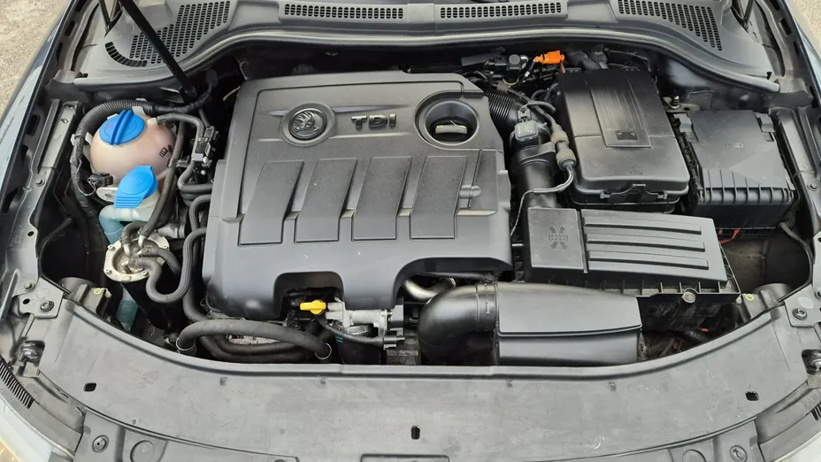 SKODA Superb -