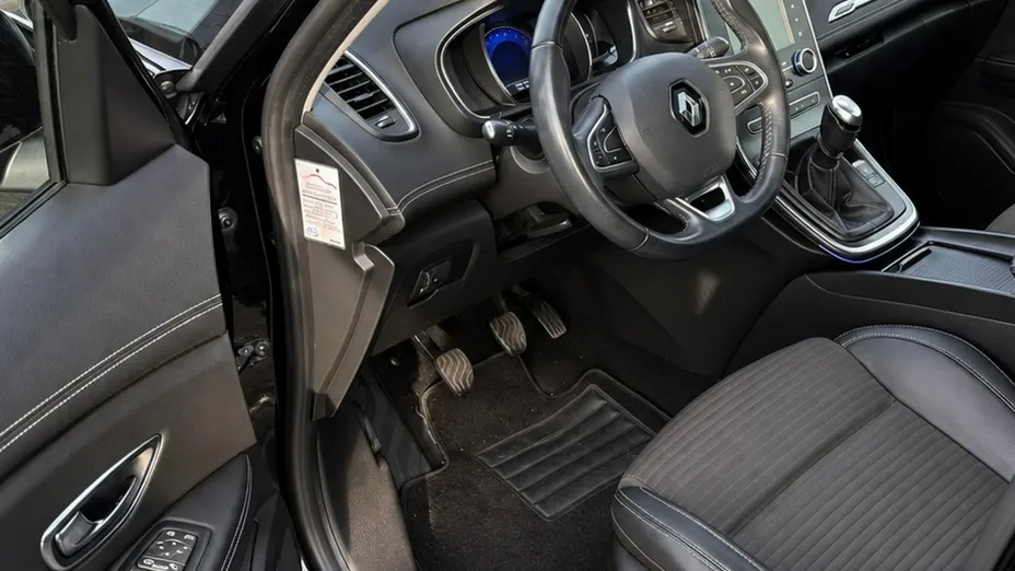 RENAULT Grand Scenic -
