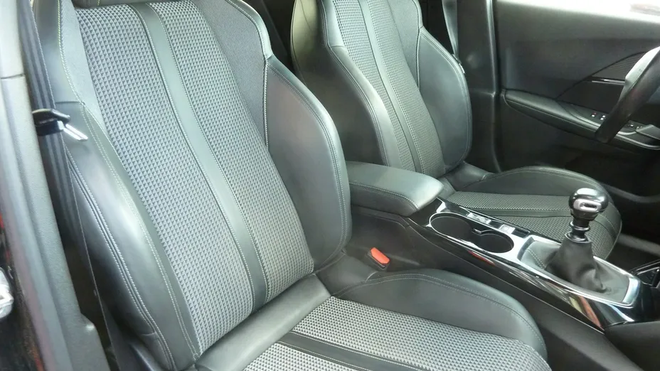 PEUGEOT 2008 -