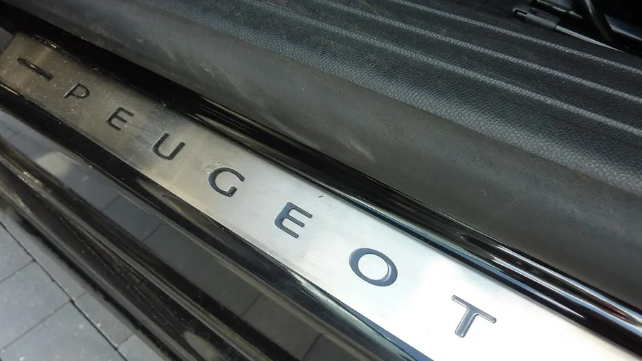 PEUGEOT 2008 -
