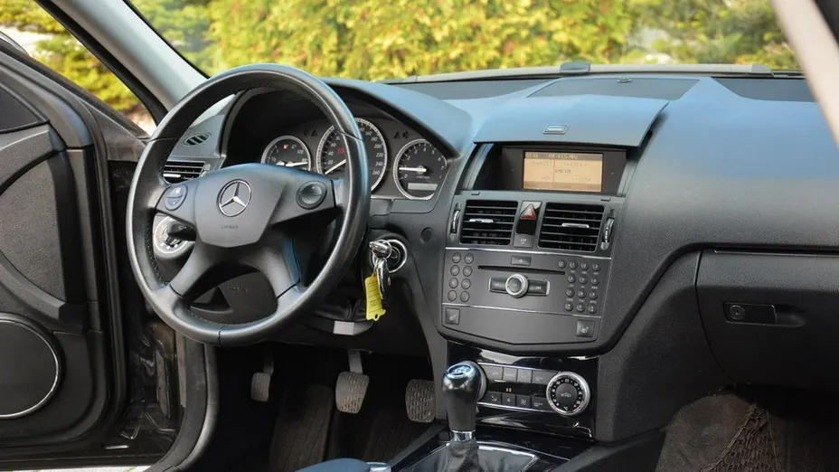 MERCEDES-BENZ C Klasa -