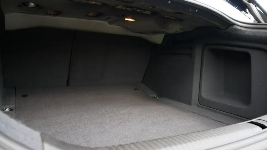 AUDI A6 -