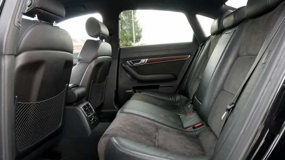 AUDI A6 -