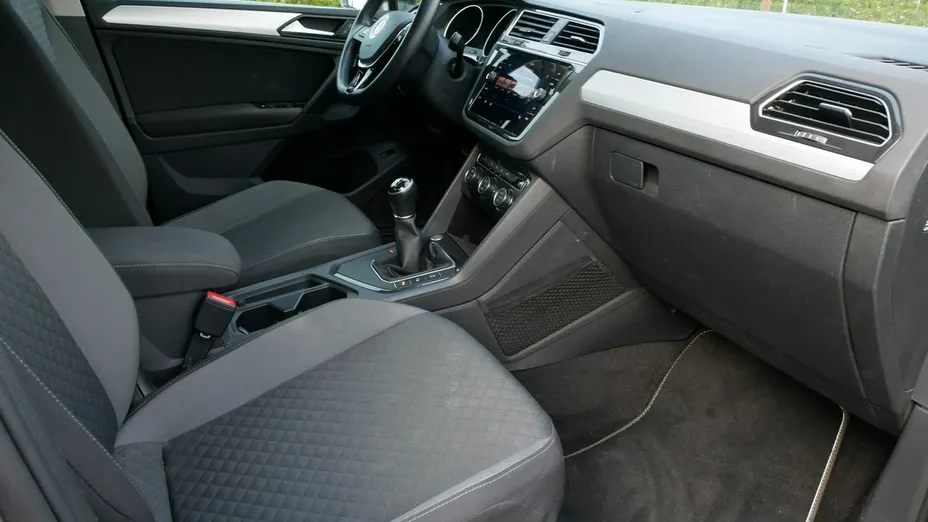 VOLKSWAGEN Tiguan -