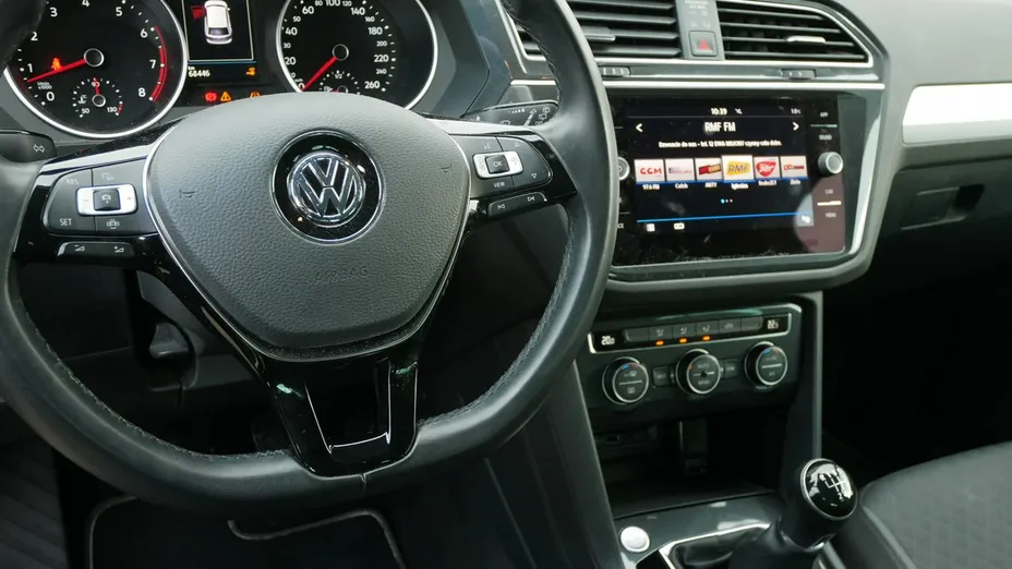 VOLKSWAGEN Tiguan -