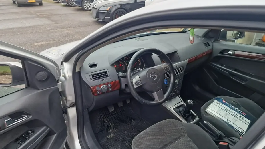 OPEL Astra -