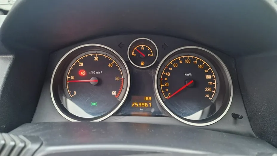 OPEL Astra -