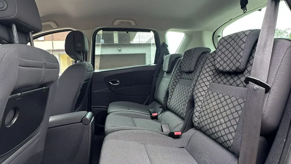 RENAULT Scenic -