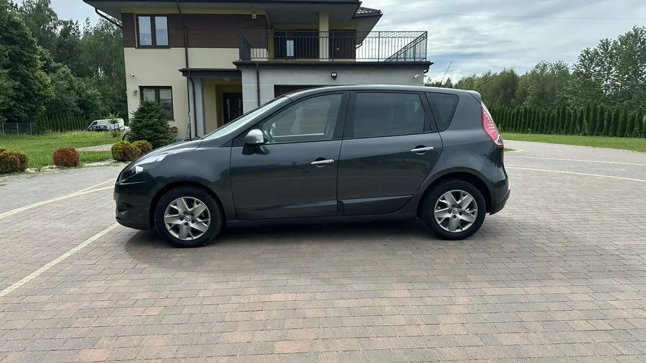 RENAULT Scenic -