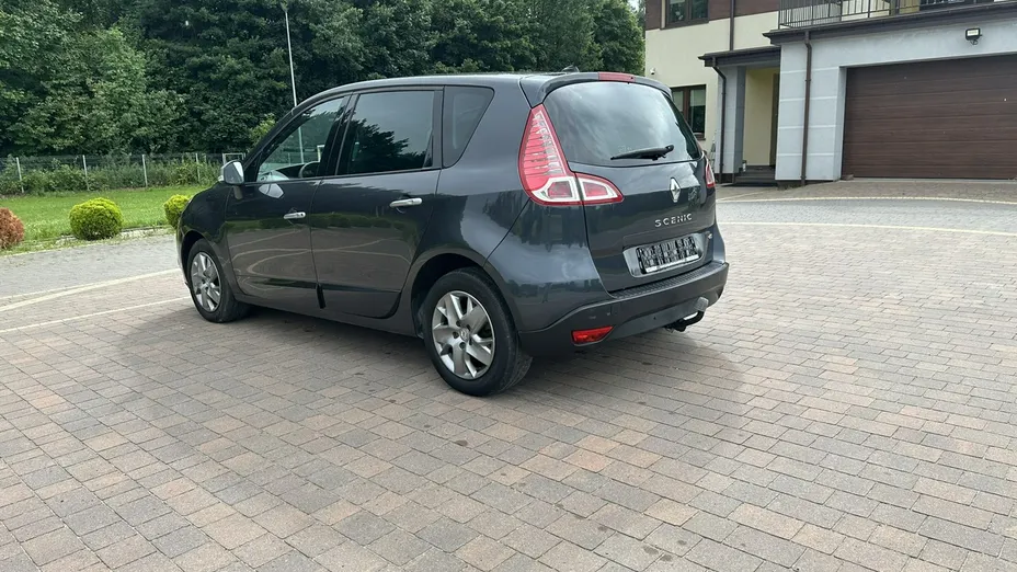 RENAULT Scenic -