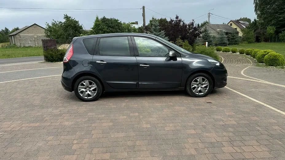 RENAULT Scenic -