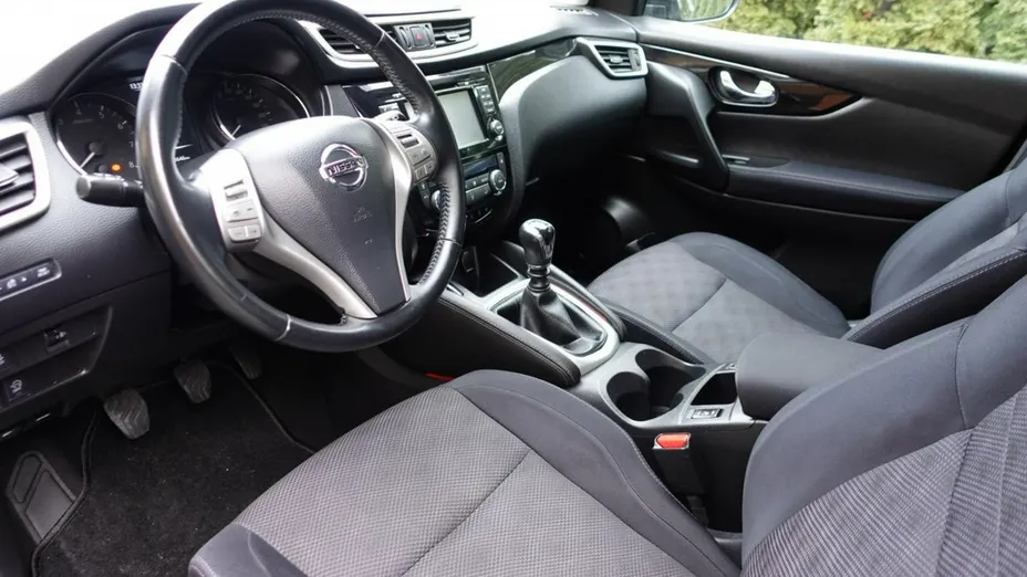 NISSAN Qashqai -