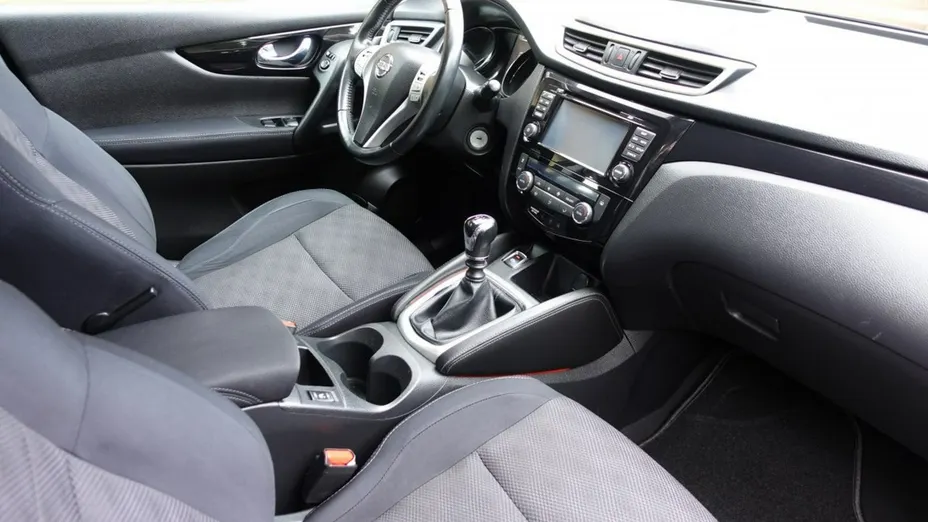 NISSAN Qashqai -