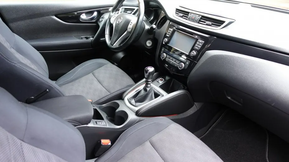 NISSAN Qashqai -