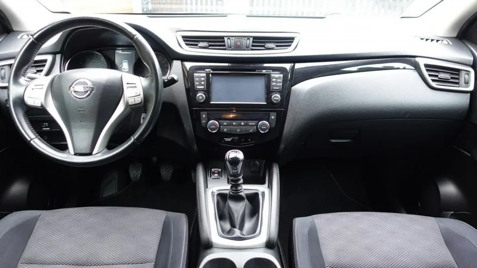 NISSAN Qashqai -