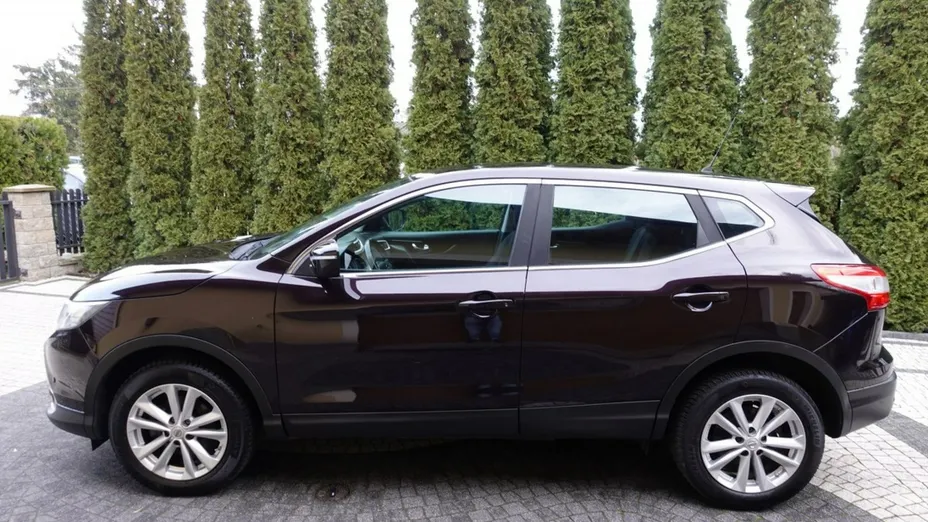 NISSAN Qashqai -