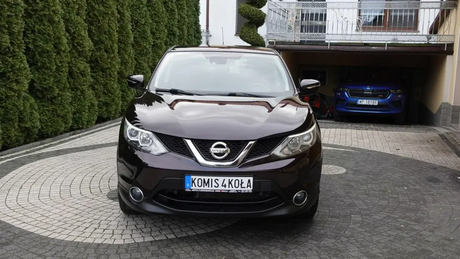 NISSAN Qashqai -