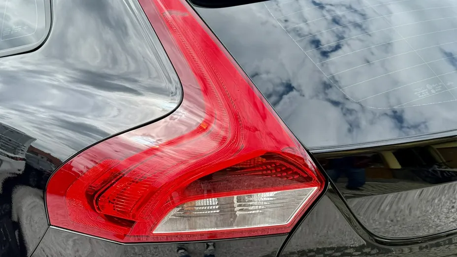 VOLVO V40 Cross Country -