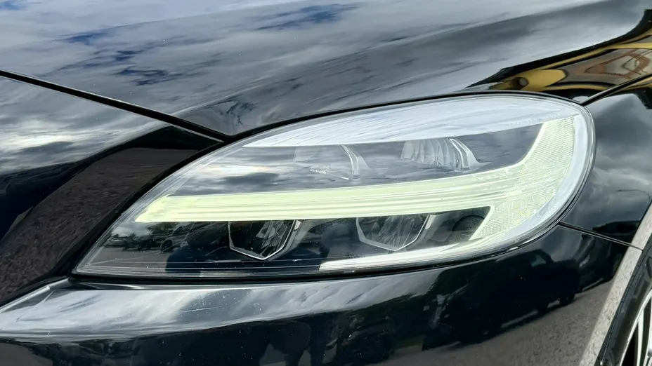 VOLVO V40 Cross Country -