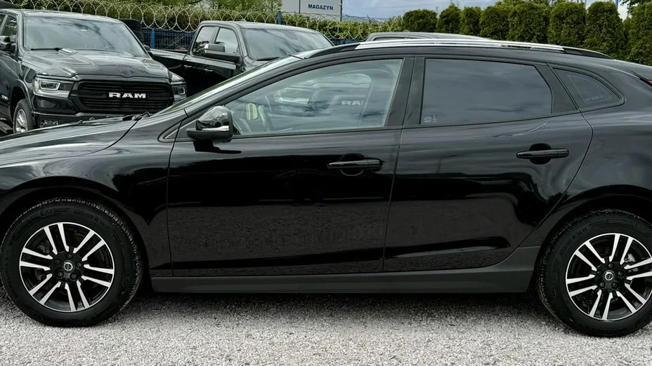 VOLVO V40 Cross Country -