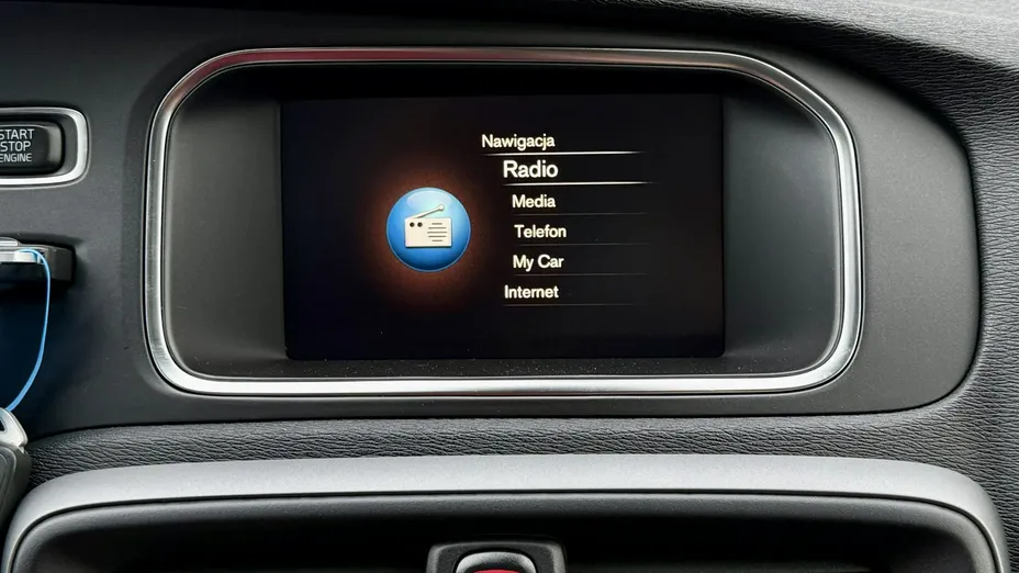 VOLVO V40 Cross Country -