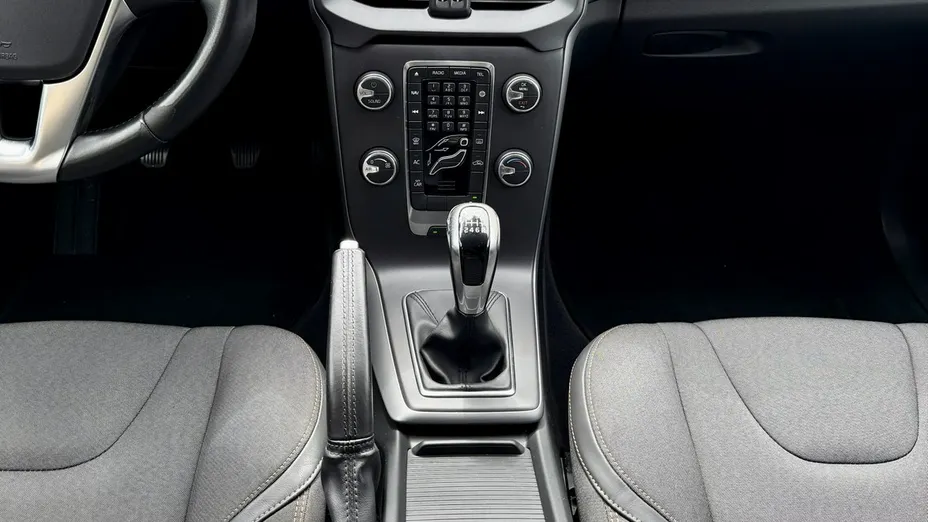 VOLVO V40 Cross Country -