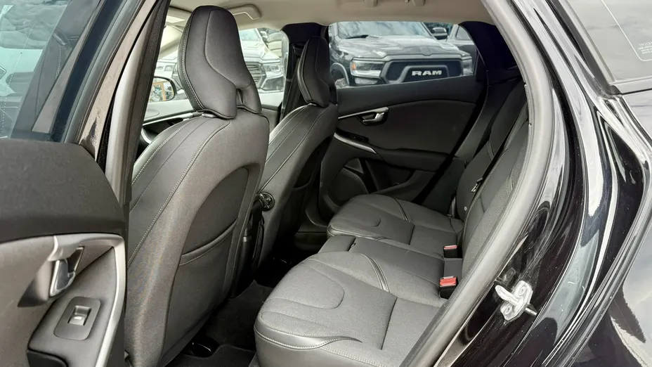 VOLVO V40 Cross Country -