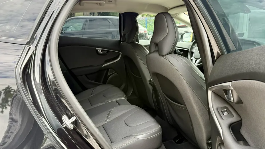 VOLVO V40 Cross Country -