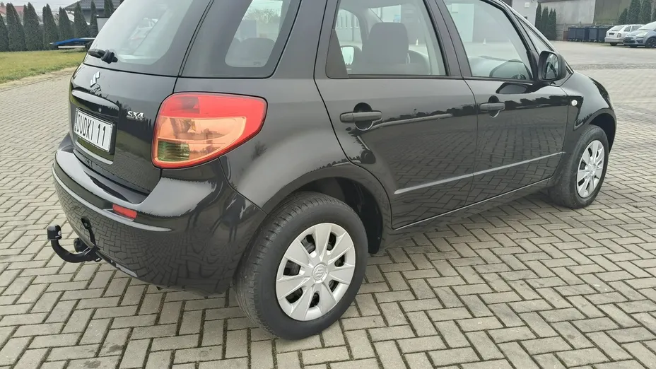 SUZUKI SX4 -