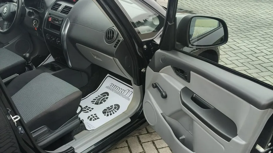 SUZUKI SX4 -
