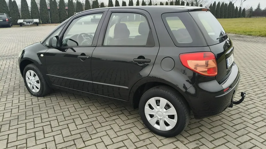 SUZUKI SX4 -