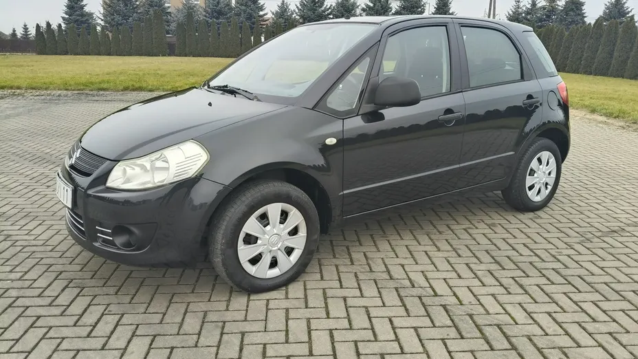 SUZUKI SX4 -