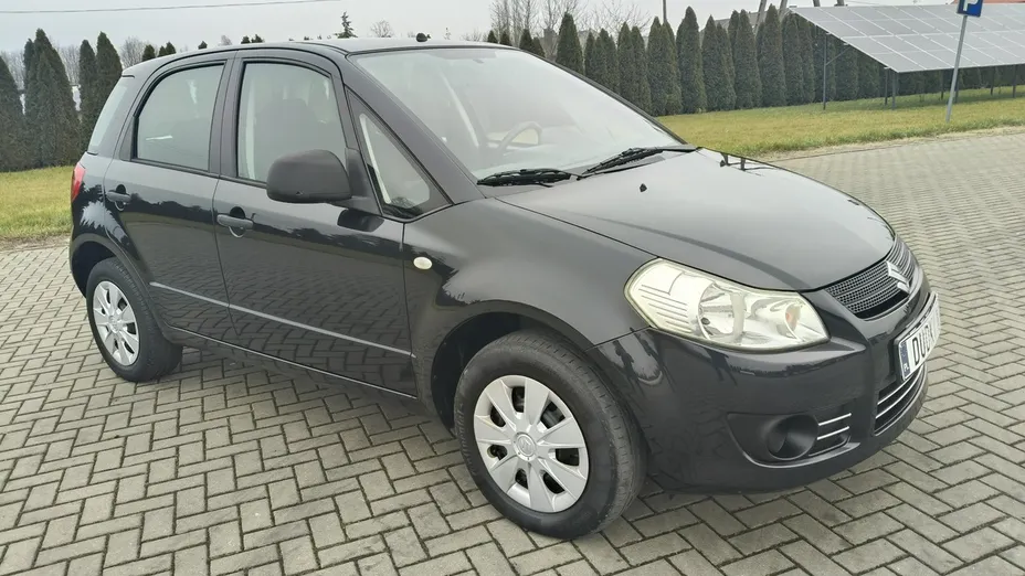 SUZUKI SX4 -